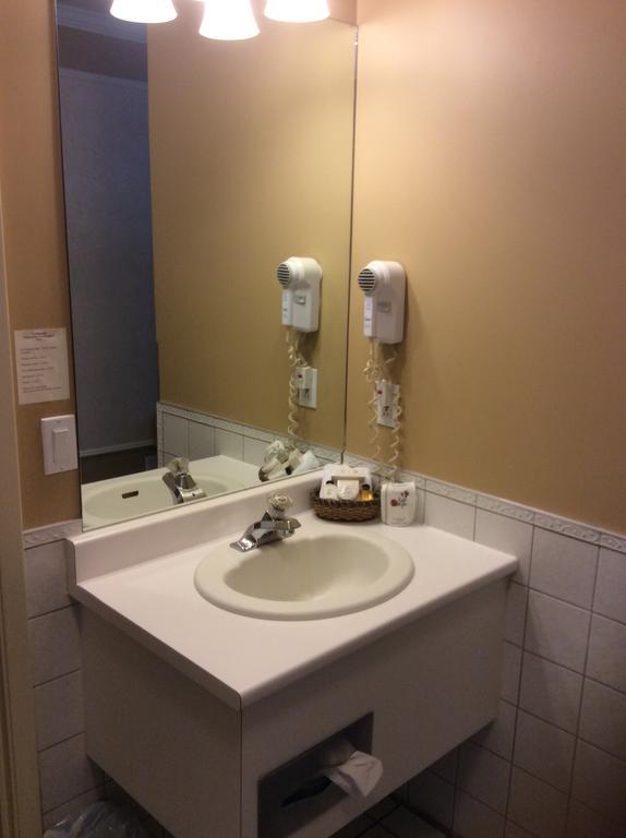 Hotel Travelodge By Wyndham Victoriaville Δωμάτιο φωτογραφία